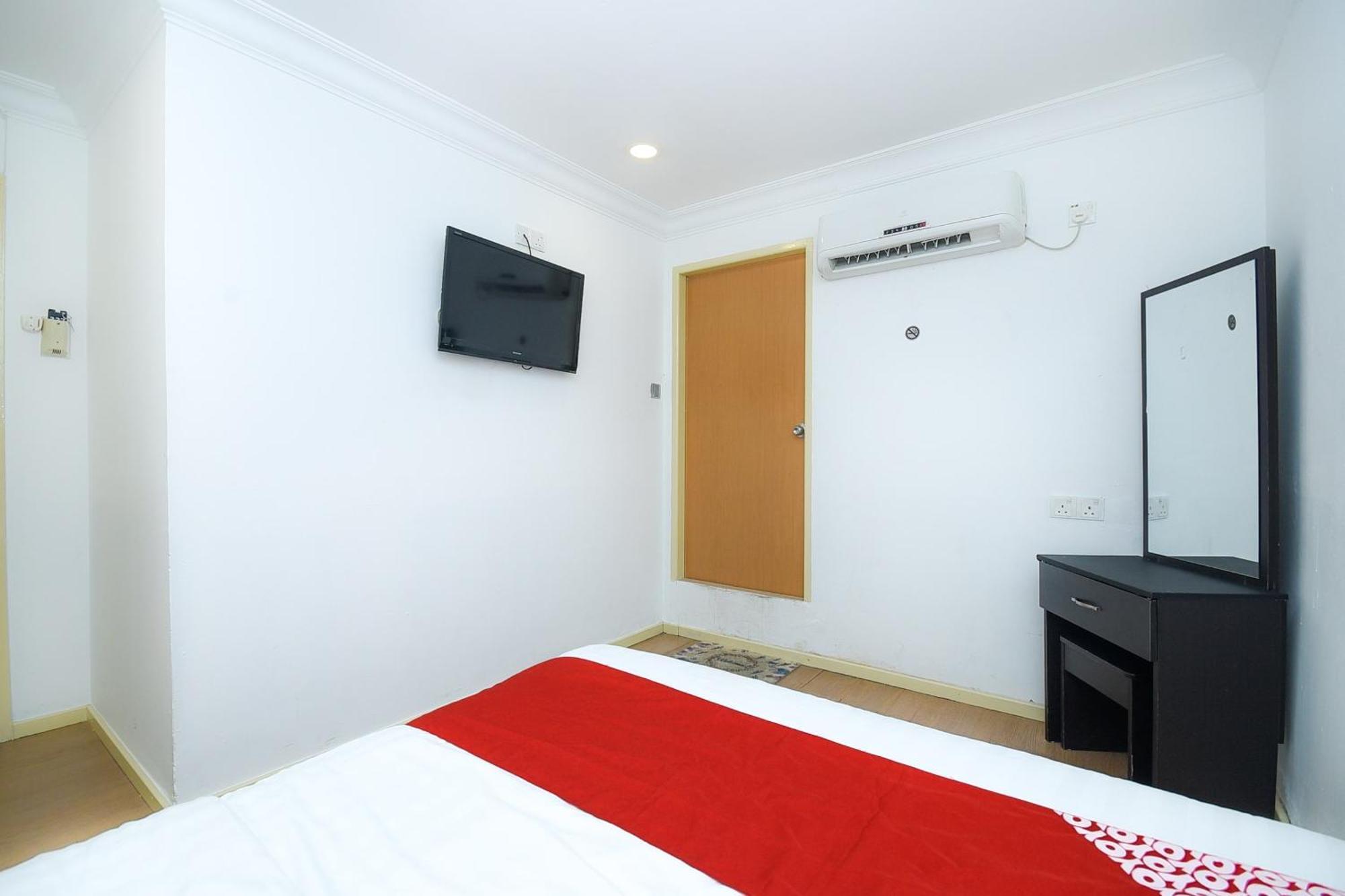 Oyo 90820 River Inn Miri Exteriér fotografie