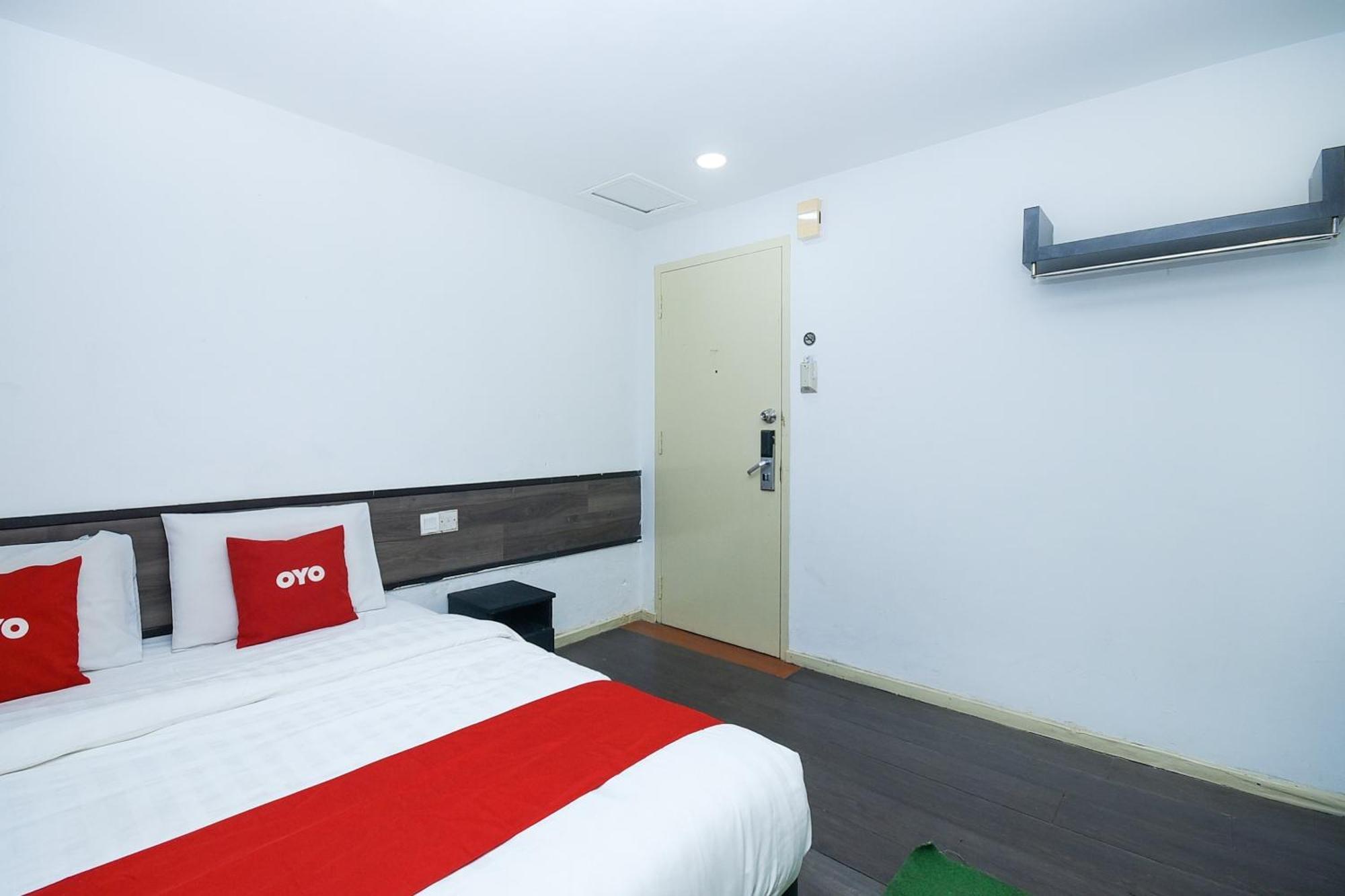 Oyo 90820 River Inn Miri Exteriér fotografie