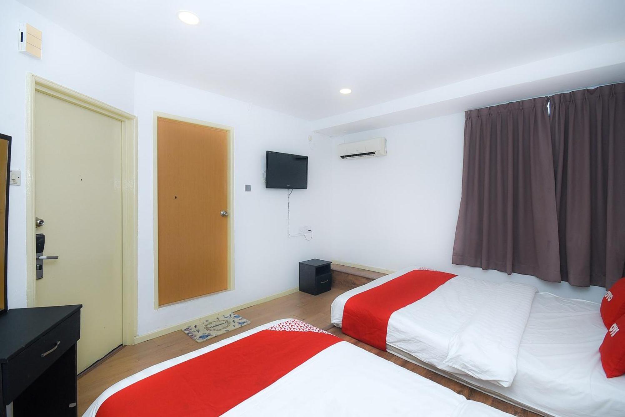 Oyo 90820 River Inn Miri Exteriér fotografie
